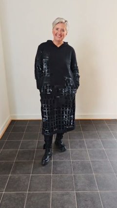 Šaty děrované Šaty