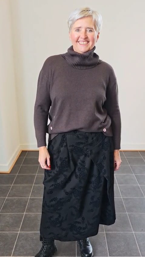 Sukně s kytičkami - Sukně