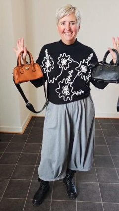 Kabelka malá váleček Kabelky, tašky, batohy